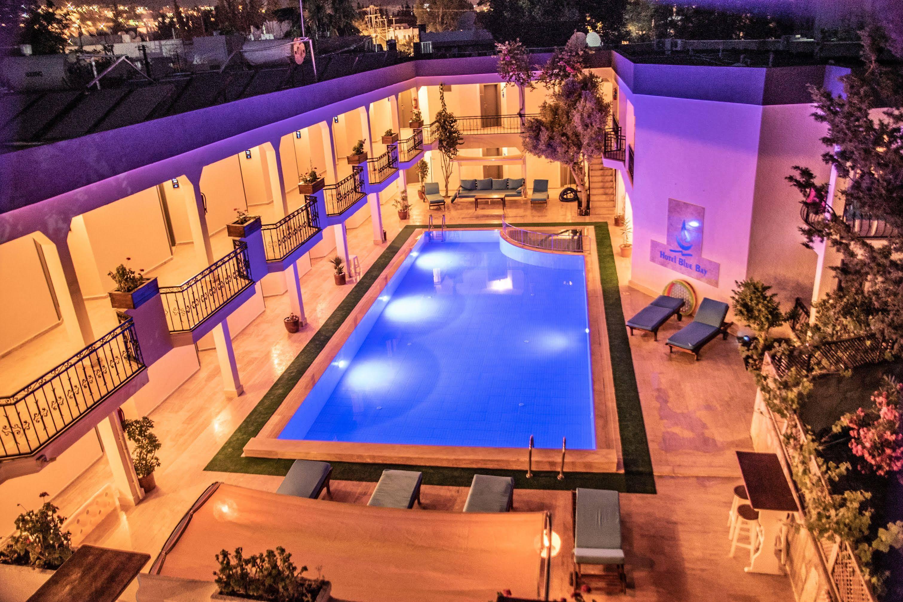 ביטז Blue Bay Beach Hotel (Adults Only) מראה חיצוני תמונה