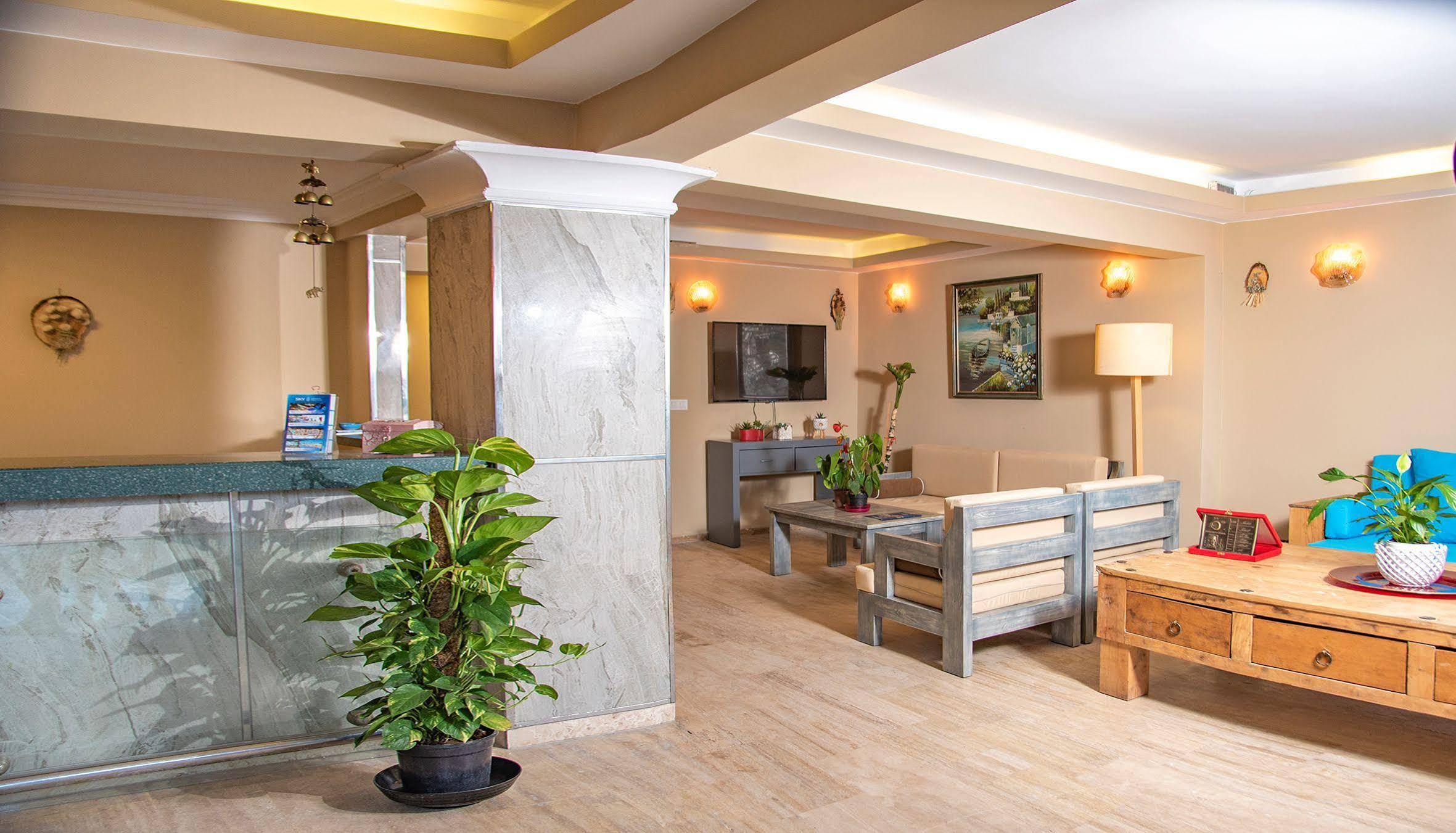 ביטז Blue Bay Beach Hotel (Adults Only) מראה חיצוני תמונה