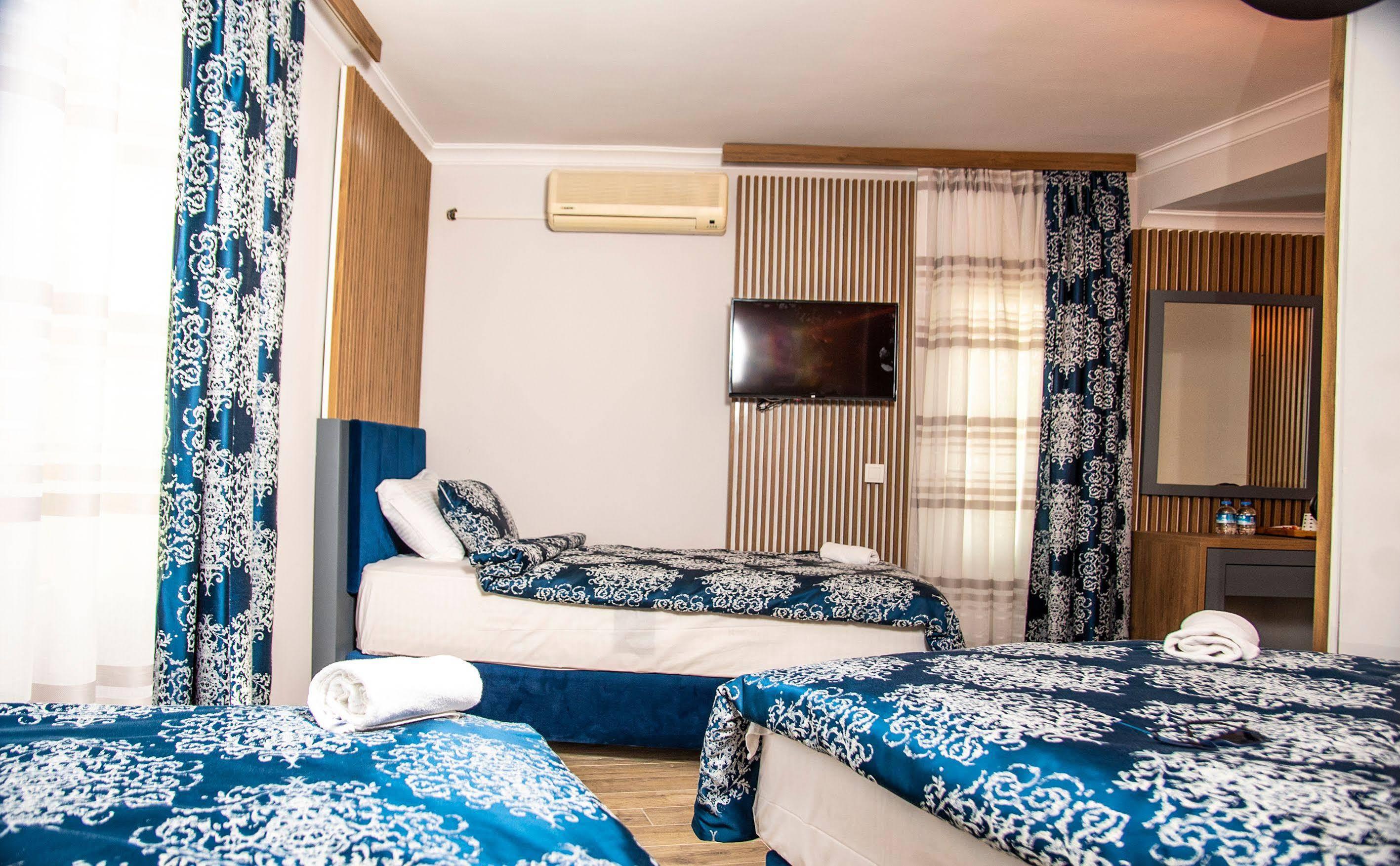 ביטז Blue Bay Beach Hotel (Adults Only) מראה חיצוני תמונה