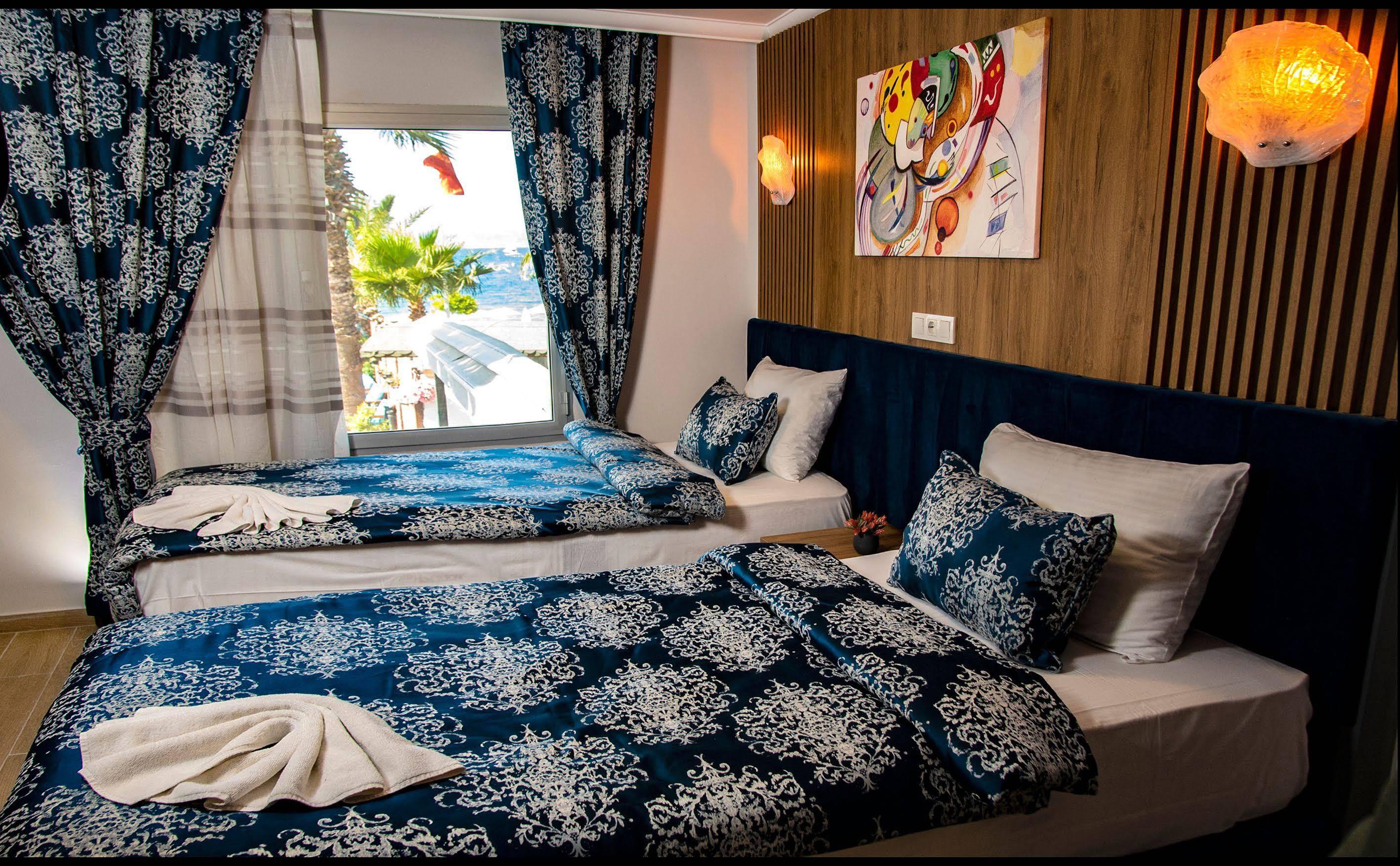ביטז Blue Bay Beach Hotel (Adults Only) מראה חיצוני תמונה