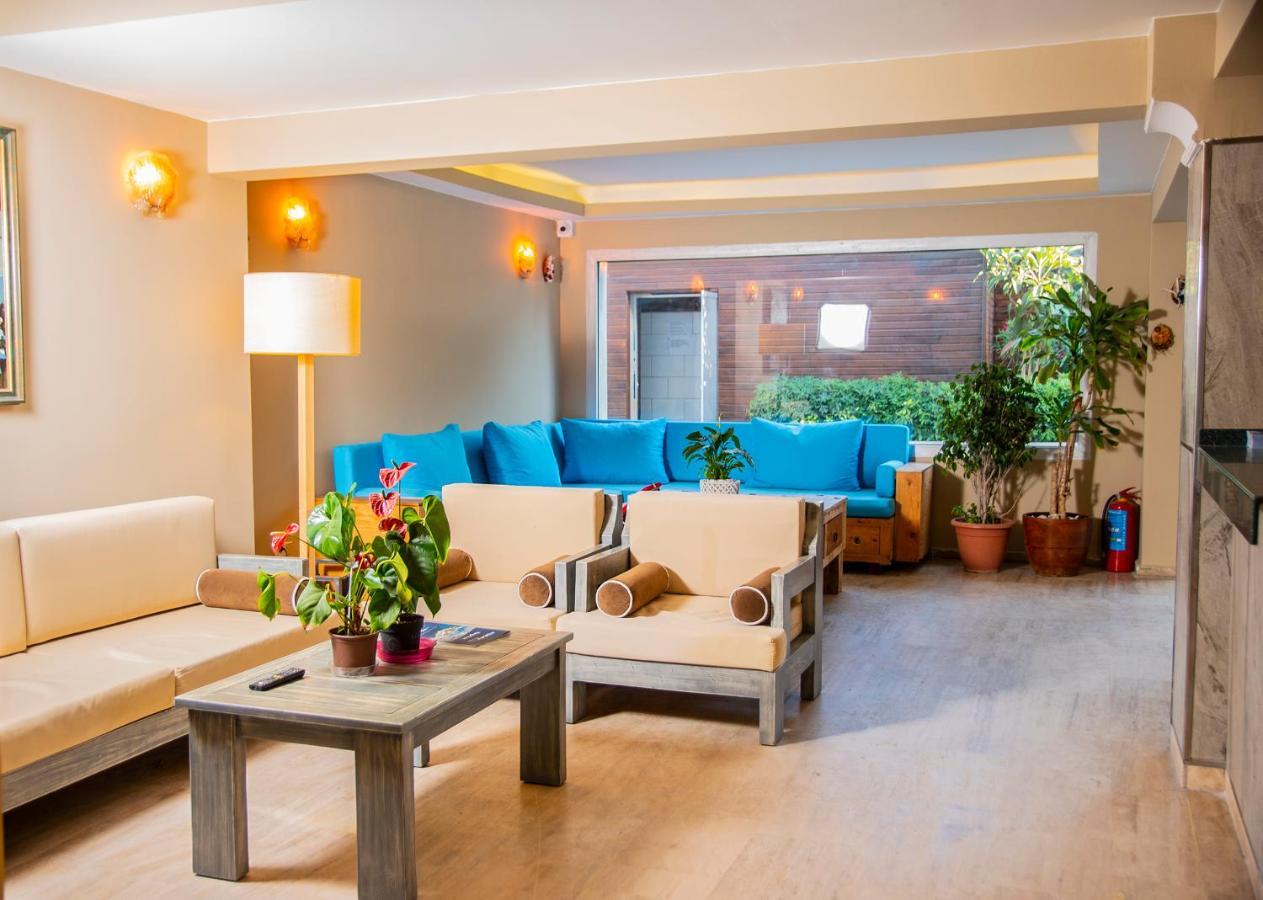 ביטז Blue Bay Beach Hotel (Adults Only) מראה חיצוני תמונה