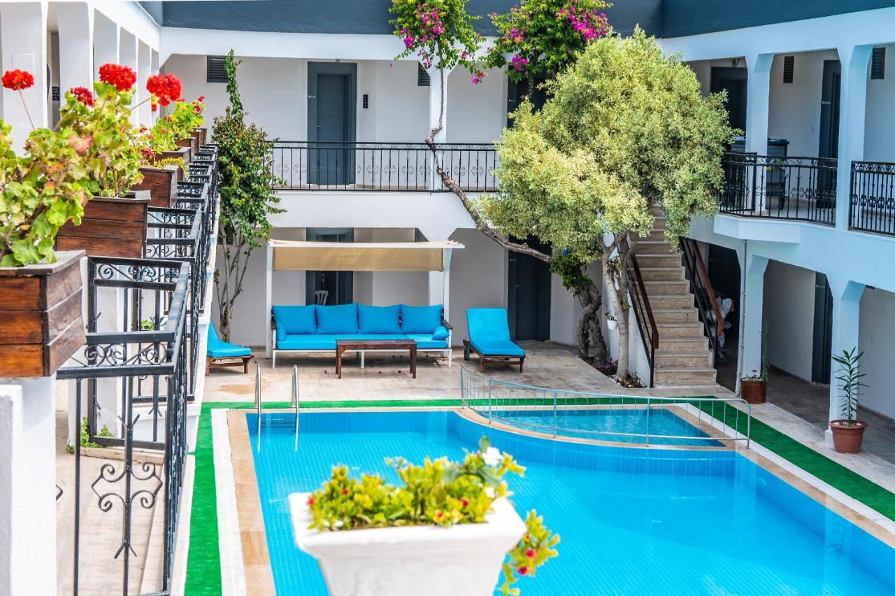 ביטז Blue Bay Beach Hotel (Adults Only) מראה חיצוני תמונה